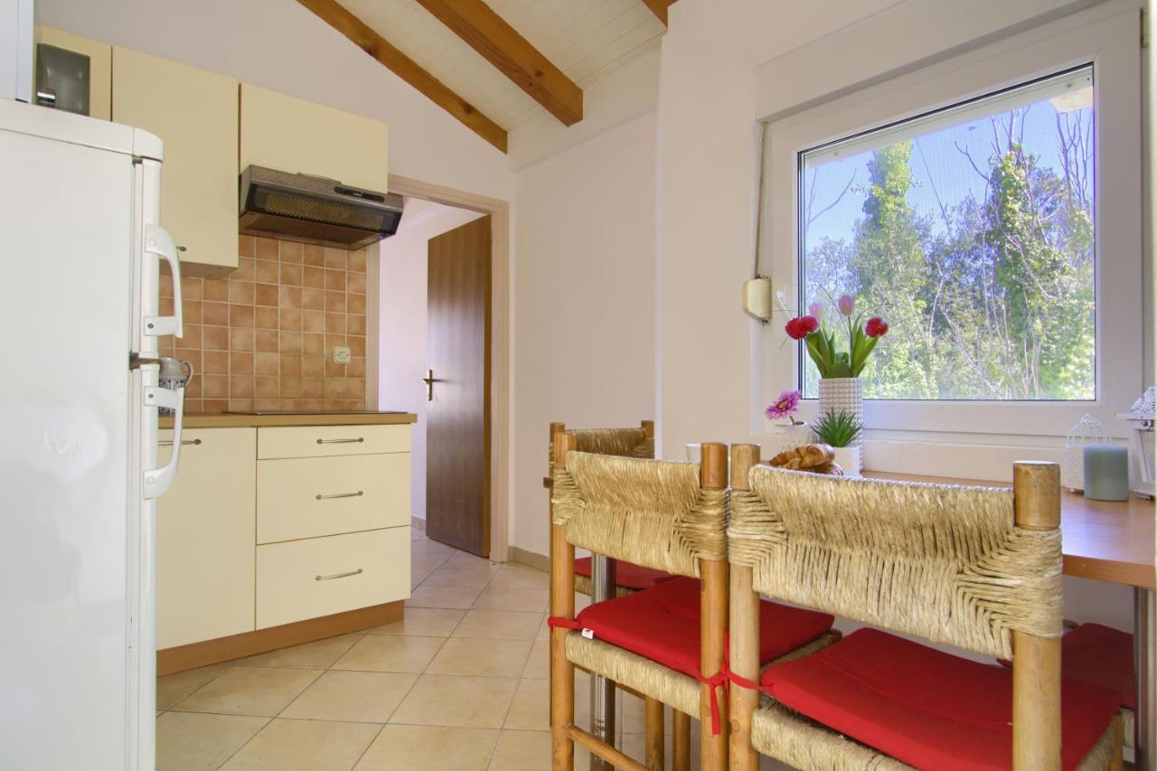 Sunshine Place By The Beach Lukoran Quarto foto