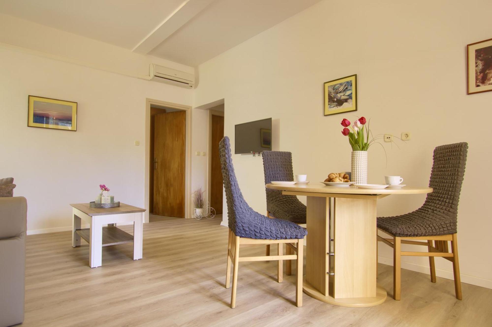 Sunshine Place By The Beach Lukoran Quarto foto